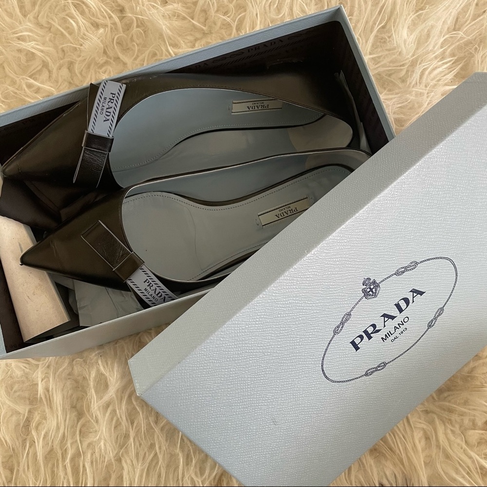 Prada pointed flats 38.5 8.5 black blue label